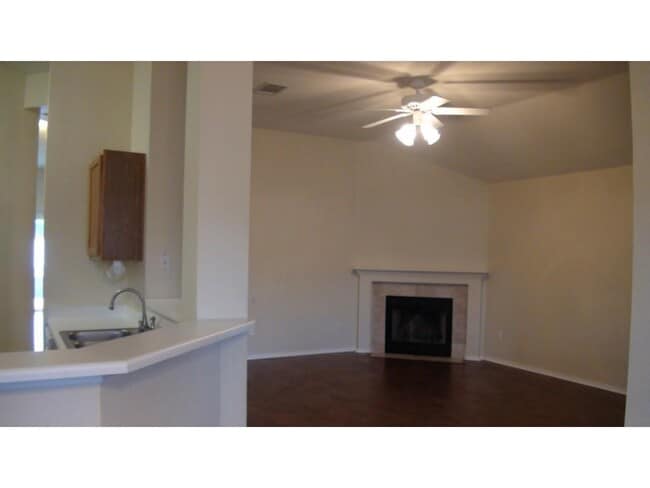 Building Photo - 13915 Randalstone Dr