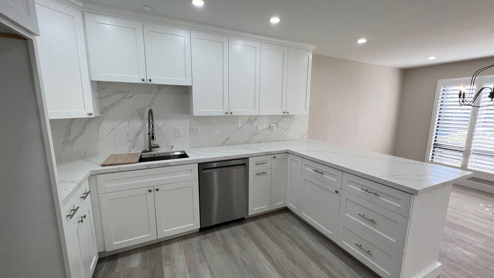 Building Photo - 4500 Whitsett Ave
