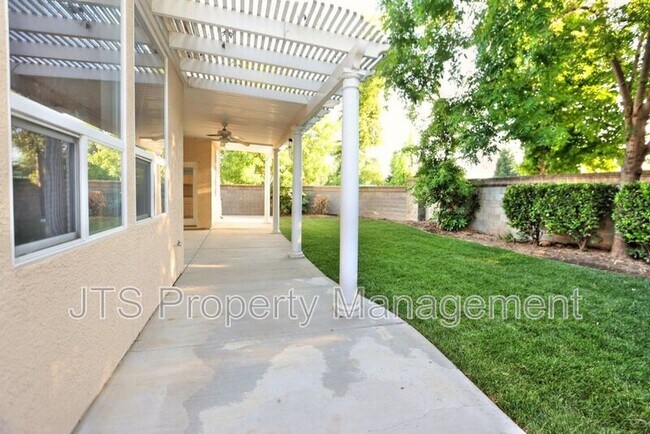 Building Photo - 2040 San Esteban Cir