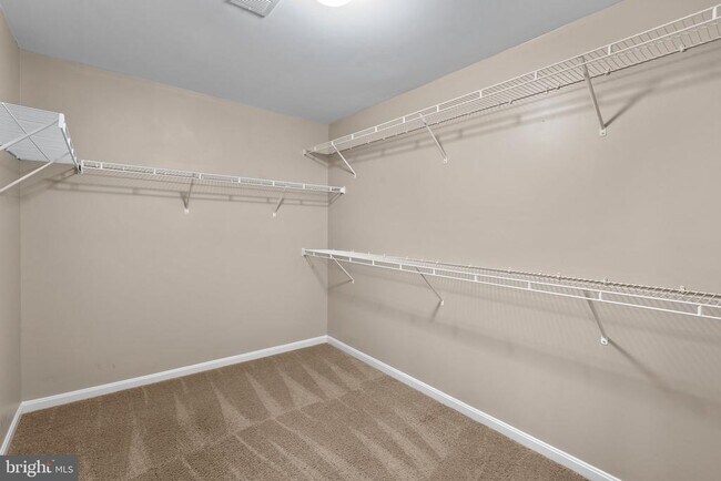 Building Photo - 920 St Martins Loop