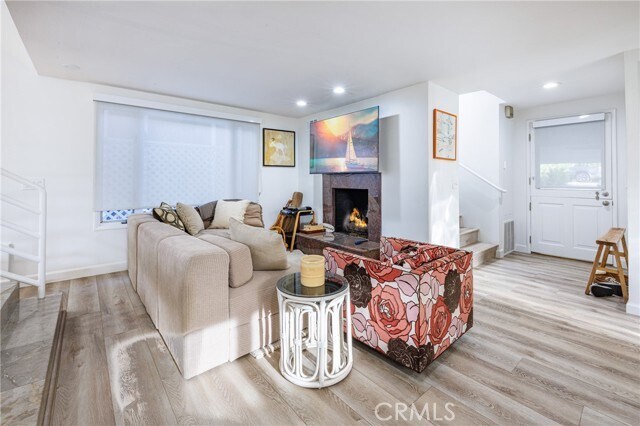 Building Photo - 548 Agate St