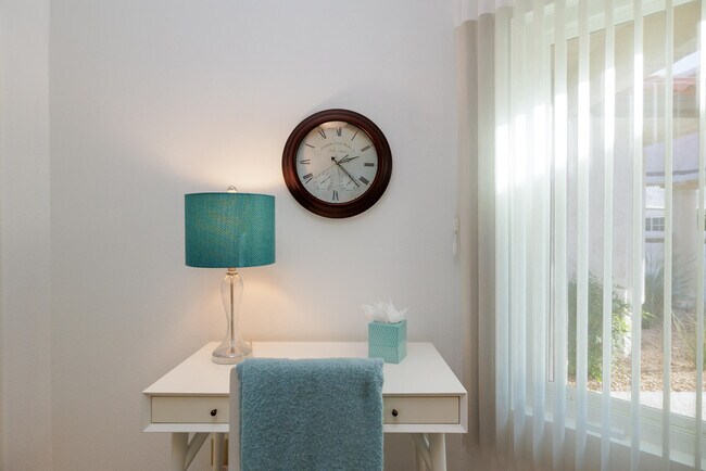 Building Photo - 156 Falls Ct