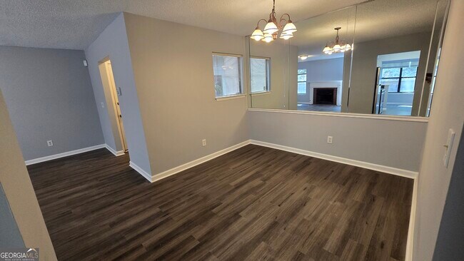 Building Photo - 1502 Huntingdon Chase