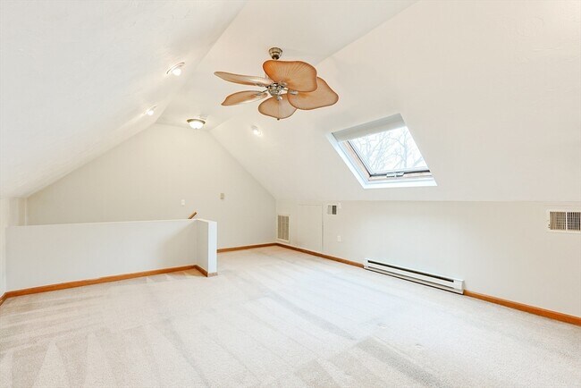 Building Photo - 835 Mt Hope St