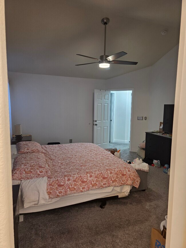 Building Photo - 128 N Prairie Falcon Pkwy