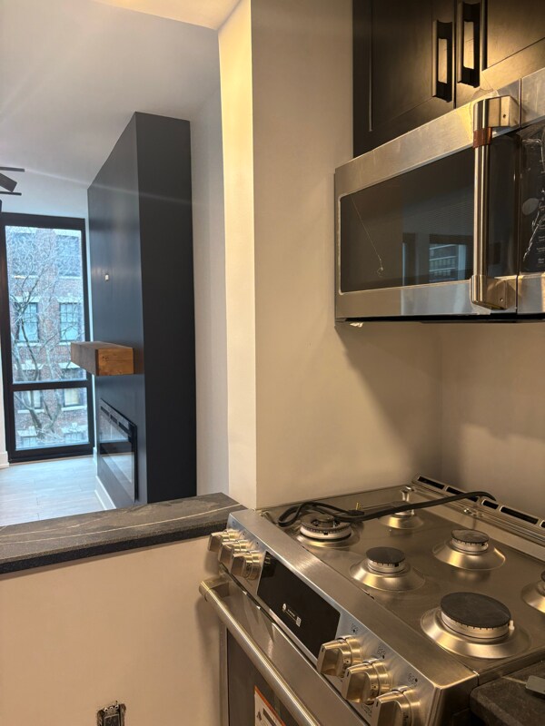 Building Photo - 1 E Scott St