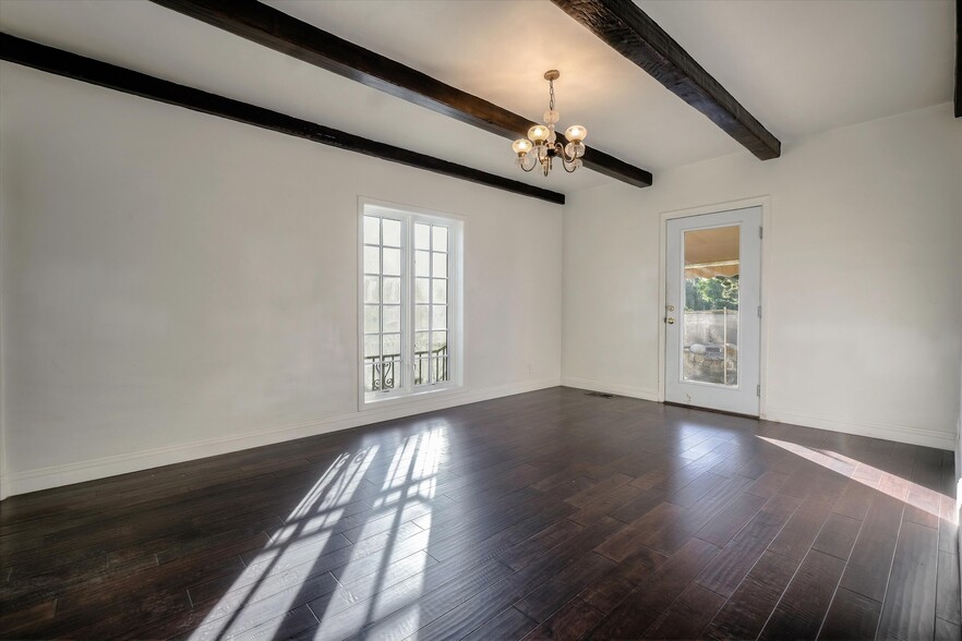 Building Photo - 366 S Crescent Heights Blvd