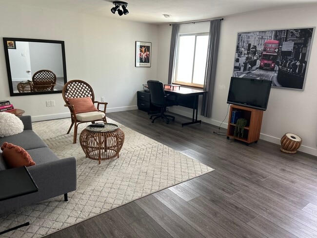 Building Photo - 1816 18th Ave