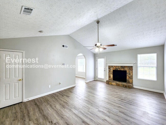 Building Photo - 707 Cloverdale Dr