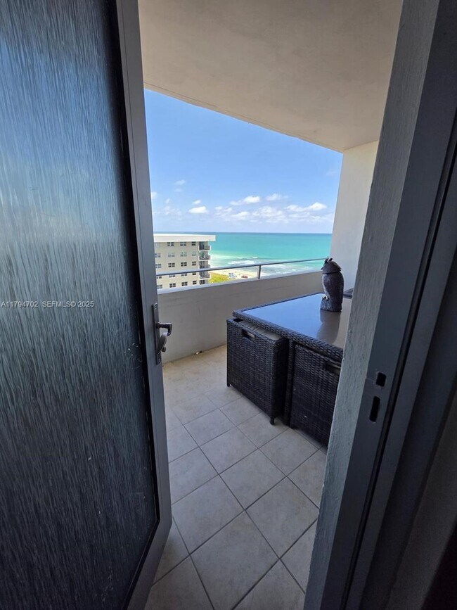 Building Photo - 9225 Collins Ave