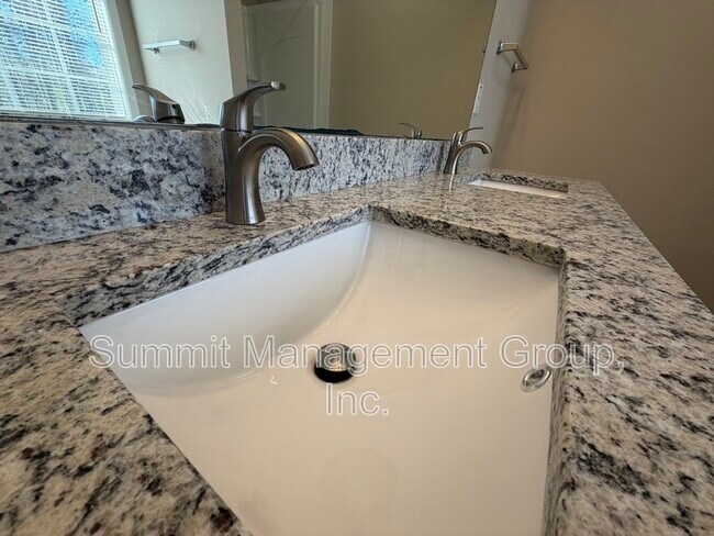 Building Photo - 25 Stephens Way