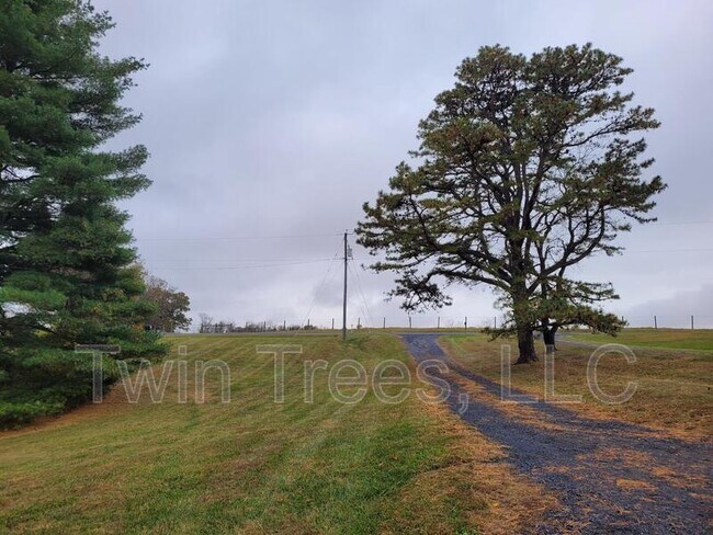 Building Photo - 417 Old Bethel Rd