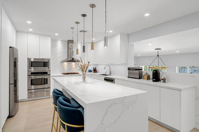 Building Photo - 1941 SW 18th Ave