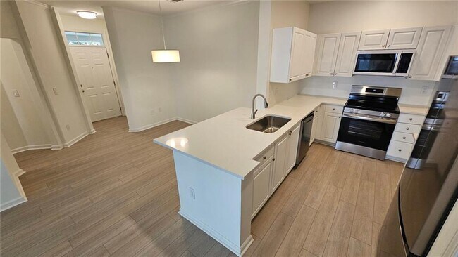 Building Photo - 411 Spring Heights Ln