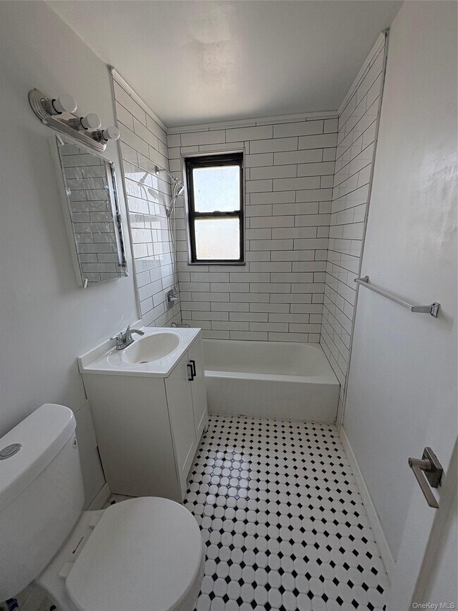 Building Photo - 30 Locust Hill Ave