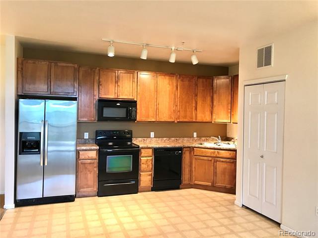 Building Photo - 3890 S Dayton St