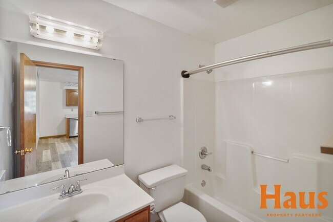 Building Photo - 1839 SE 43rd Terrace