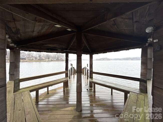 Building Photo - 3628 Brooks Ln