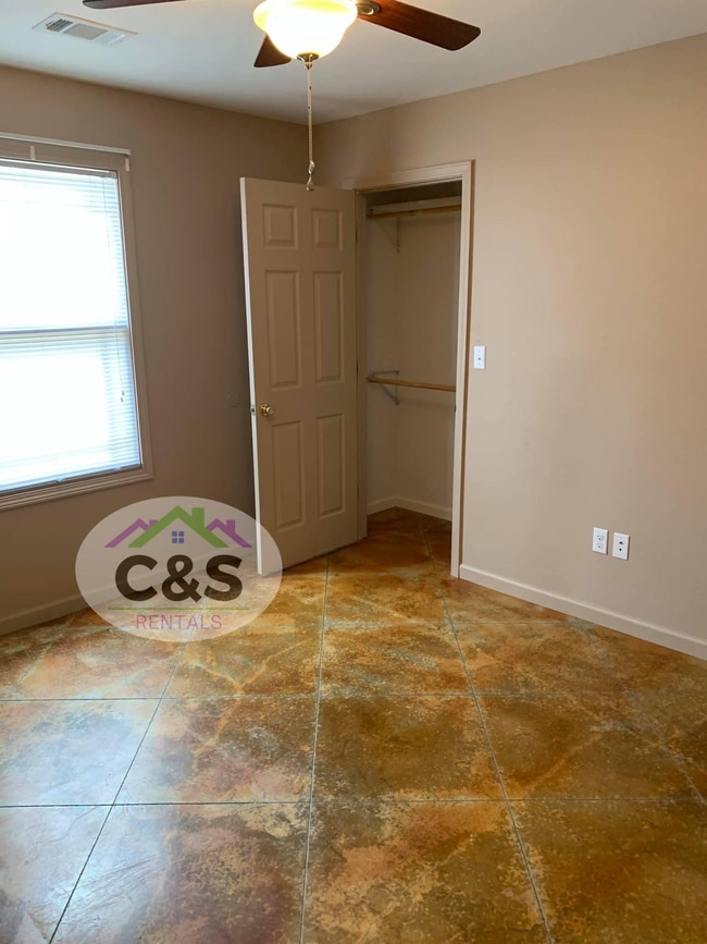 Building Photo - 2161 Smothers Rd