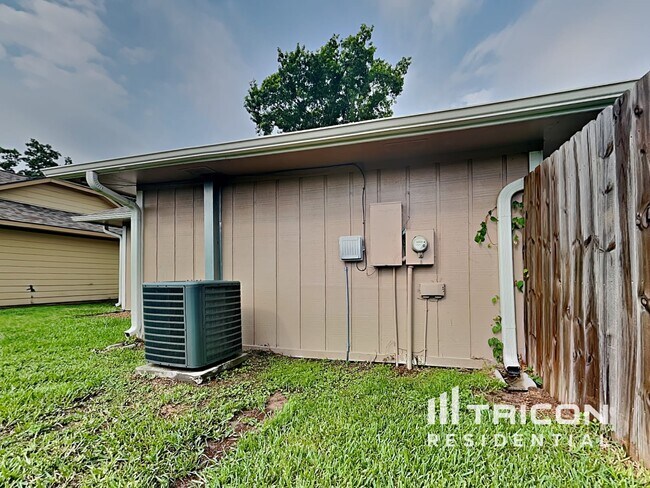 Building Photo - 23318 Pebworth Pl