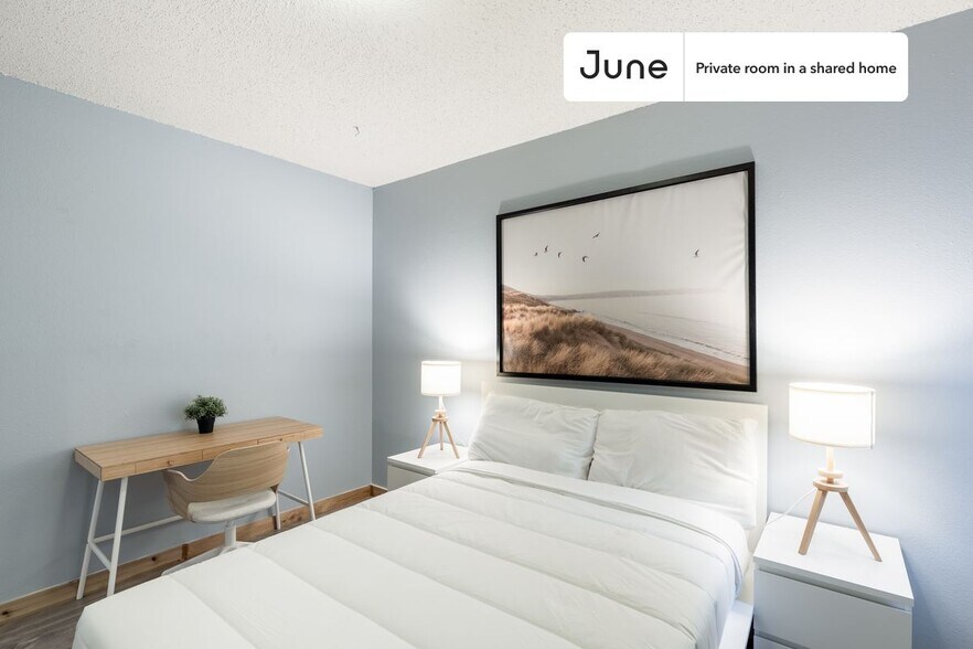 Building Photo - Room in Shared 3 bed/1.5 bath home