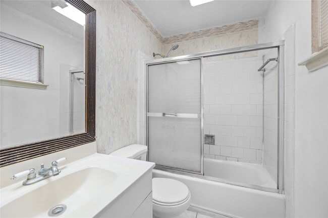 Building Photo - 6742 Westwick Dr