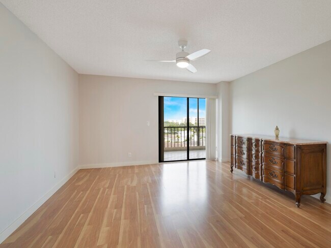 Building Photo - 7380 S Oriole Blvd