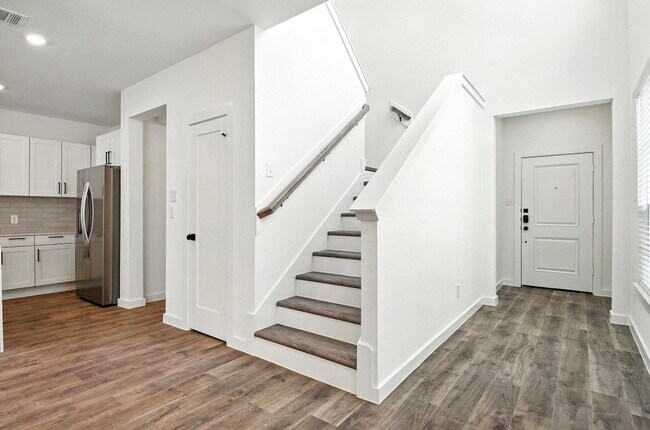 Building Photo - 1852 Dry Cherry Ln