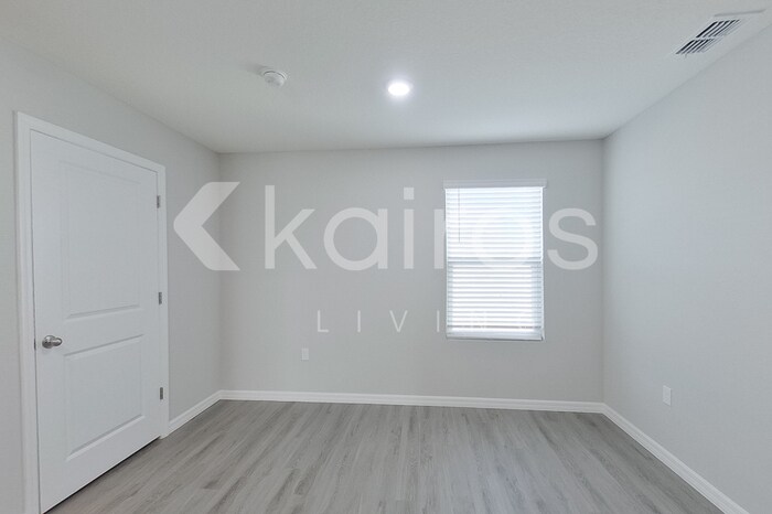 Building Photo - 4459 SW 85 Ln