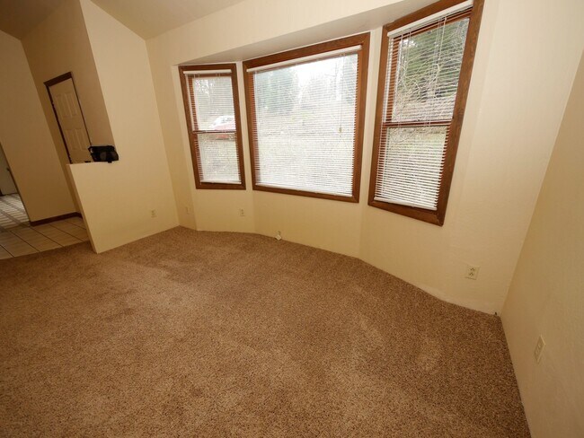 Building Photo - 99 Parsons Ln