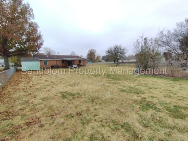 Building Photo - For Lease | Wagoner | $1,100 Rent