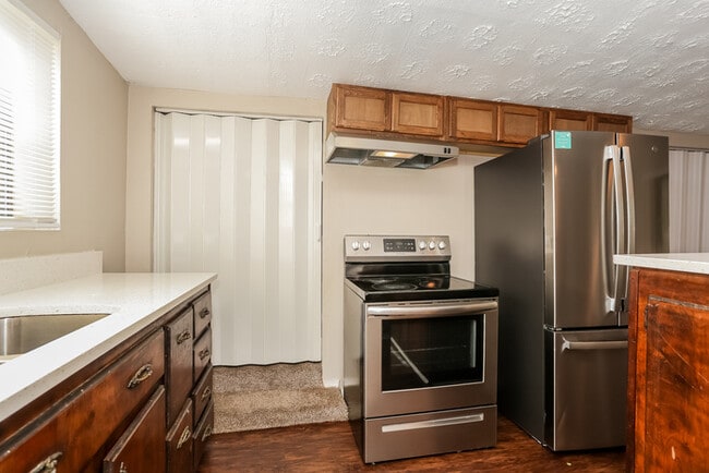 Building Photo - 8863 Yeoman Dr