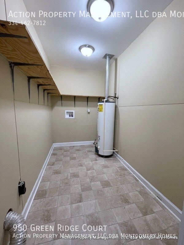 Building Photo - 950 Green Ridge Ct