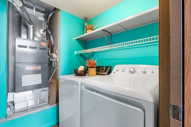 Building Photo - Bright and Spacious 2-Bedroom Condo + Loft...