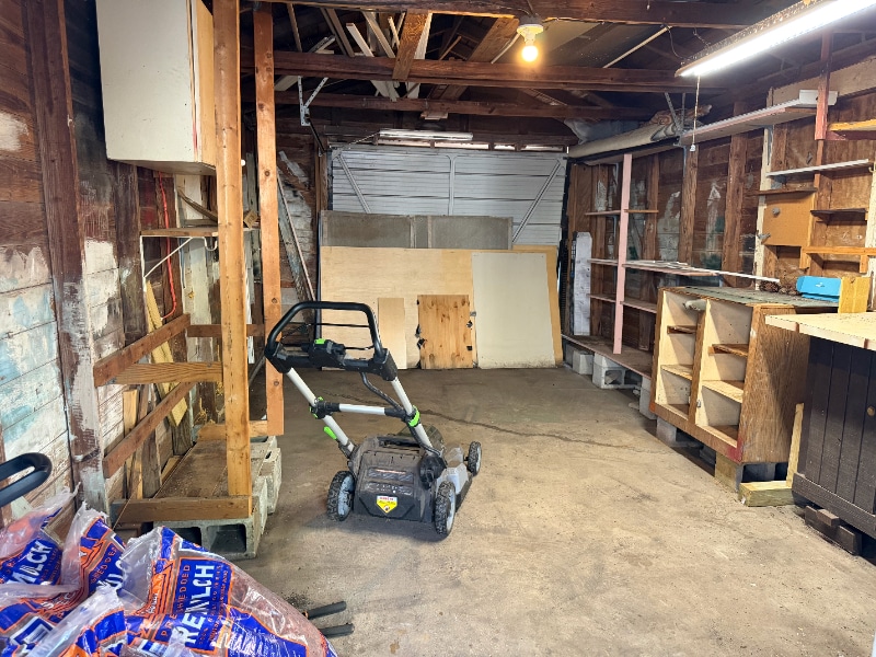 Building Photo - 1304 17th Ave N