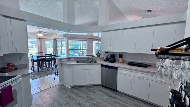 Building Photo - Gated Single Family Home For Rent in West Melbourne