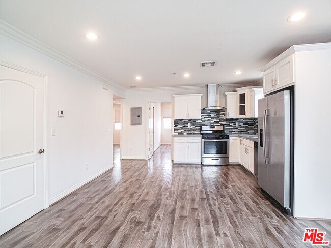 Building Photo - 963 Wilton Pl