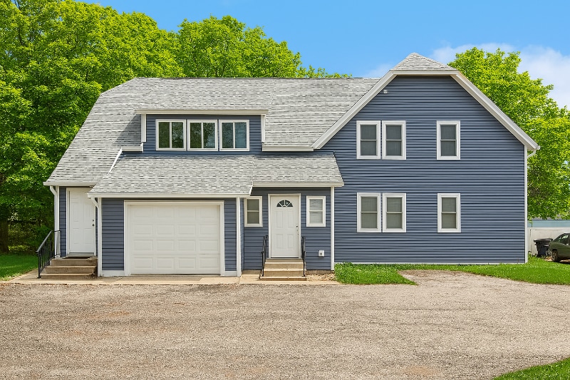 Building Photo - 2508 Lakeshore Dr