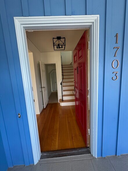 Building Photo - 1703 Funston Ave