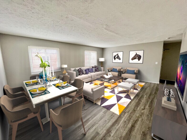 Building Photo - Royal Oaks