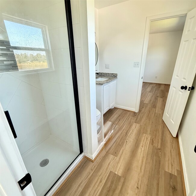 Building Photo - 143 Bastrop Bayou Dr