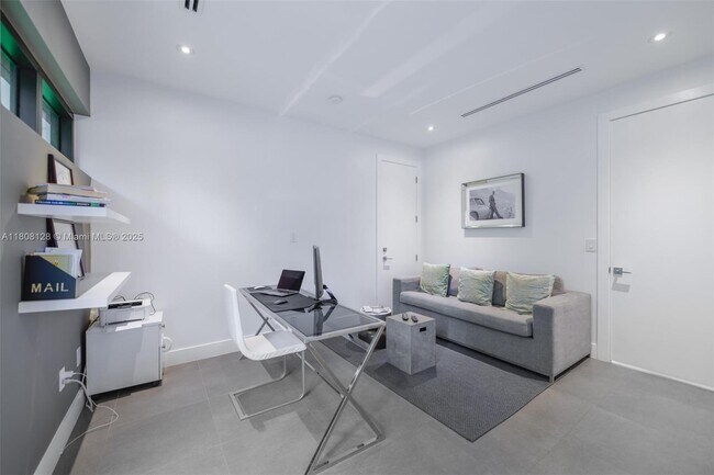 Building Photo - 7940 SW 58th Ct