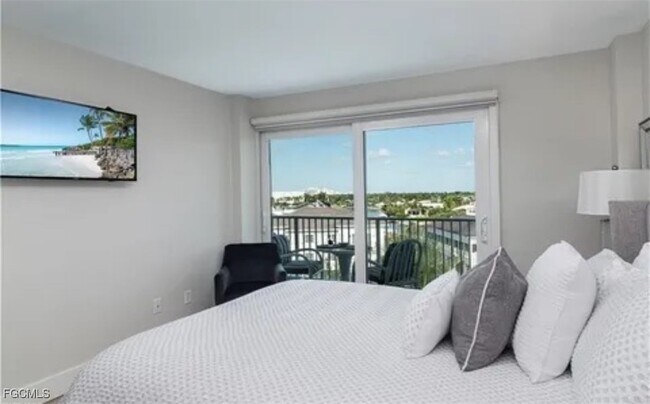 Building Photo - 1300 Gulf Shore Blvd N