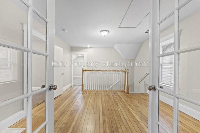 Building Photo - 2508 W Jefferson Ave