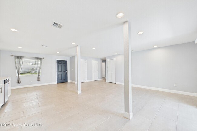 Building Photo - 1500 Dorsal St