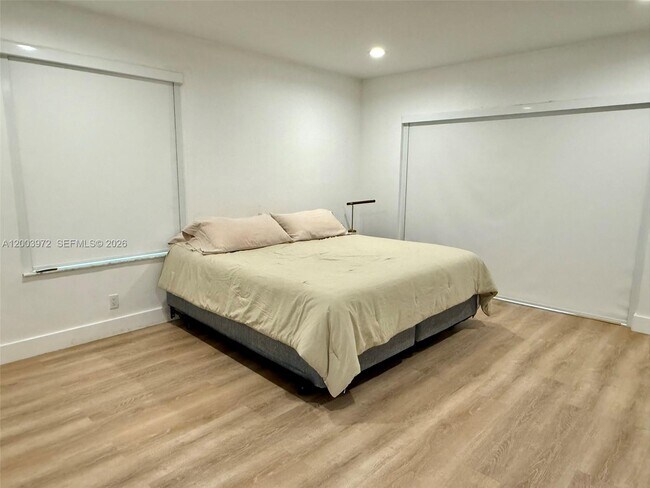 Building Photo - 6420 NW 109th Ave