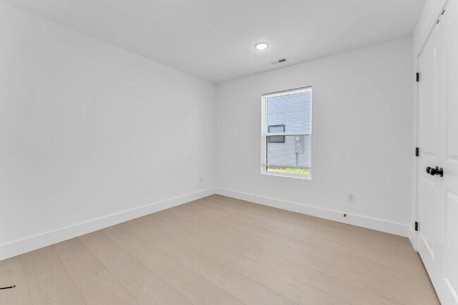 Building Photo - Updated 3BR/2BA Home with Fully Fenced Yard & Bonus Storage Shed! $1,625/mo rent