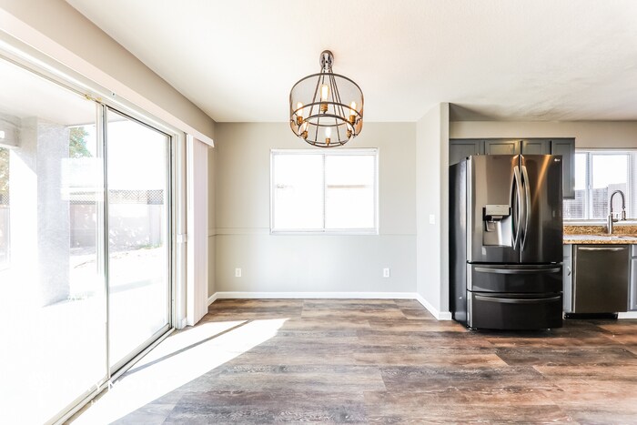 Building Photo - 311 E Mountain View Rd