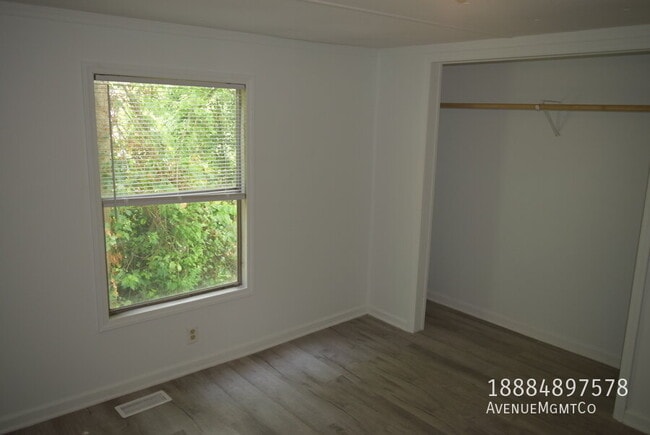 Building Photo - 715 23rd St NW