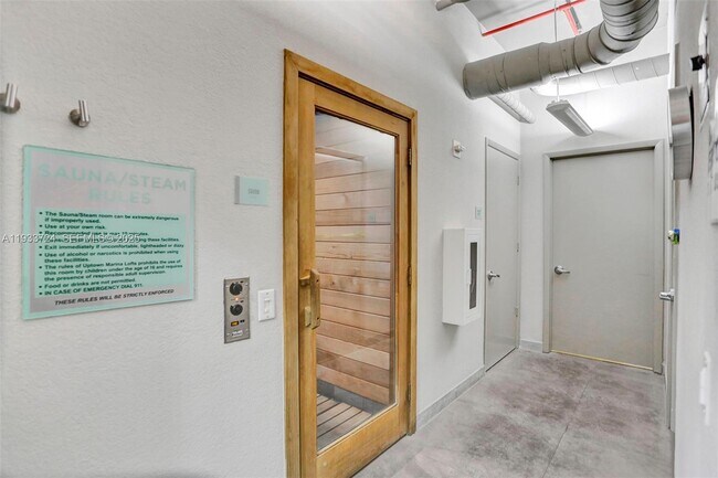 Building Photo - 3029 NE 188th St